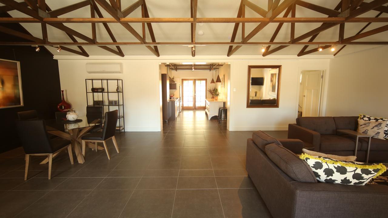 Irongate Studio B&B Mintaro Luaran gambar