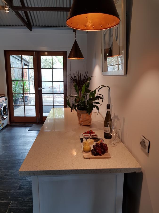 Irongate Studio B&B Mintaro Luaran gambar