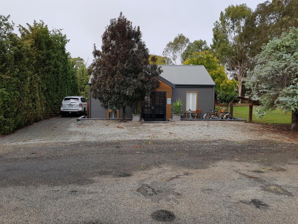 Irongate Studio B&B Mintaro Luaran gambar
